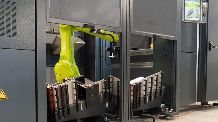 Productivité accrue grâce à la nouvelle conception de la presse plieuse E-Brake Mini Cell