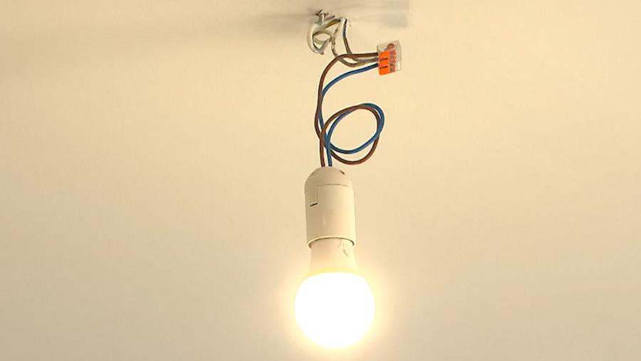 Comment installer soi-même une lampe provisoire?